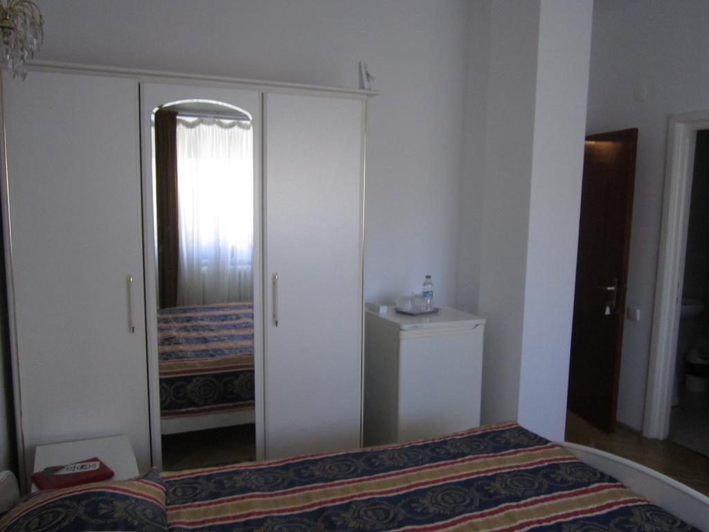 Pensiunea Helvetia Bucharest Room photo
